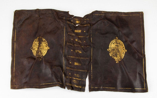 Вчені знайшли унікальну весільну сукню: у скринях корабля, що потонув у 1660 році